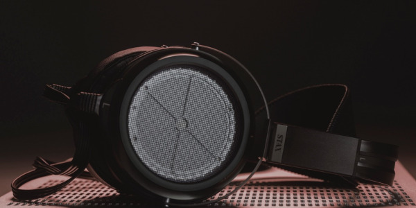 STAX SR-009D, vuelve el EarSpeaker electroestático de leyenda